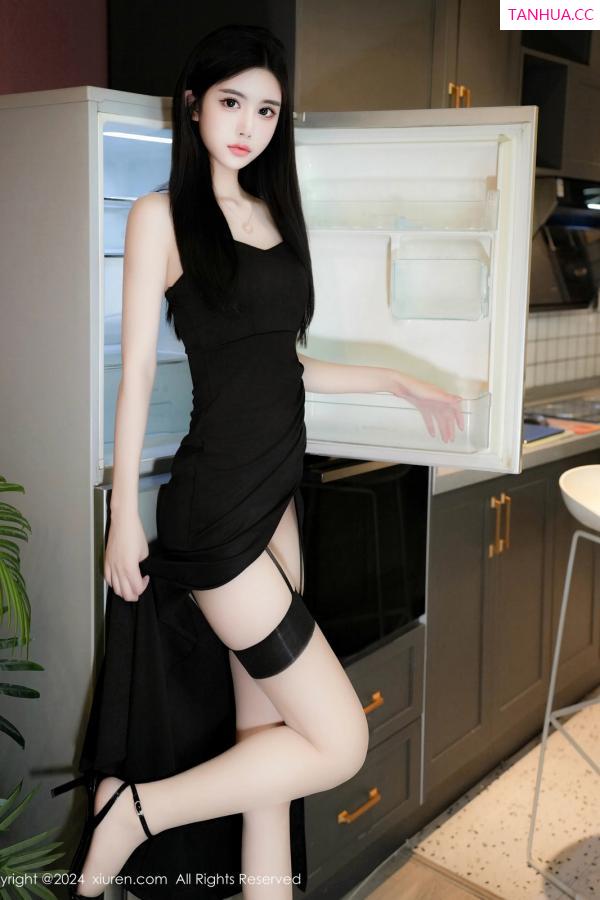   [XiuRen]高清写真图 2024.11.08 No.9419 Erikaki 丝袜美腿第54张图片